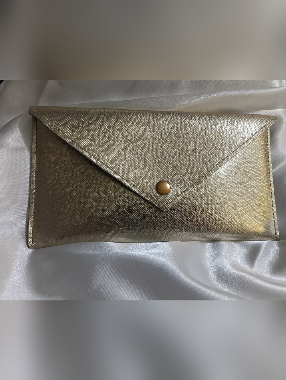 Bethenny Eye Wear Case Gold Metallic
